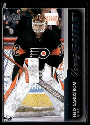 Hockey single: Felix Sandstrom #725 (Young Guns) from 2021-22 Upper Deck Extended Series